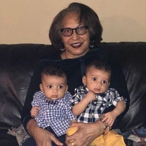 Meet your Posher, Iris